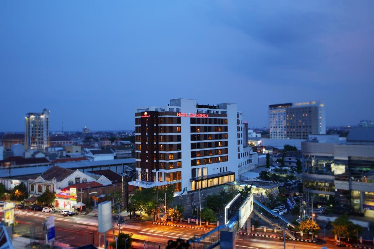 Hotel Grandhika Pemuda Semarang Exterior photo